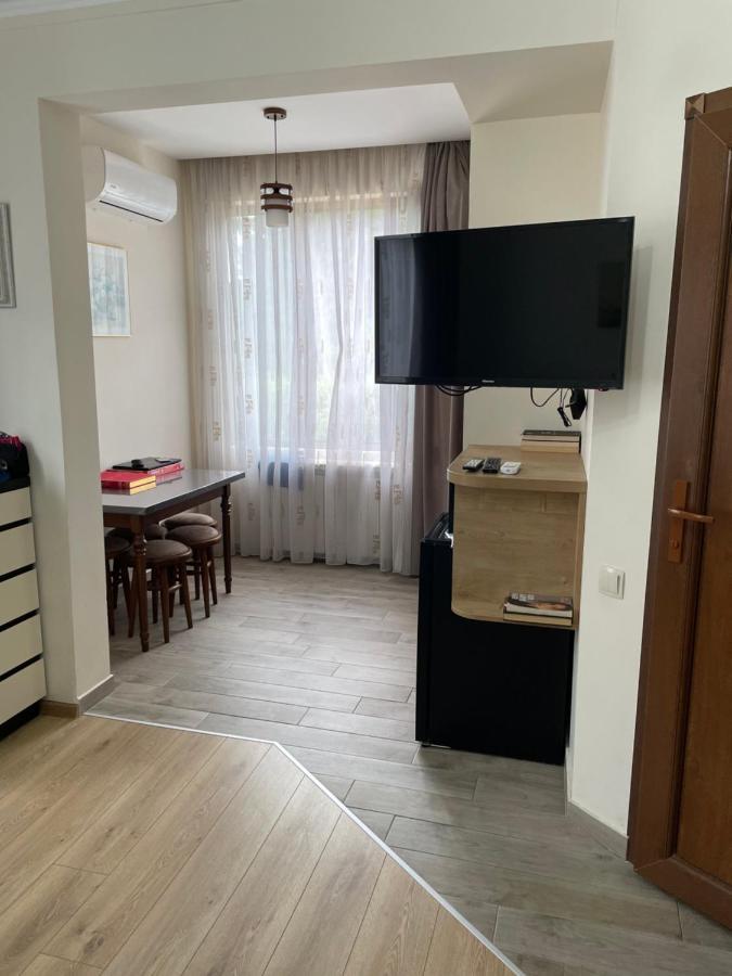 Temo Guest House 10 Батумі Екстер'єр фото