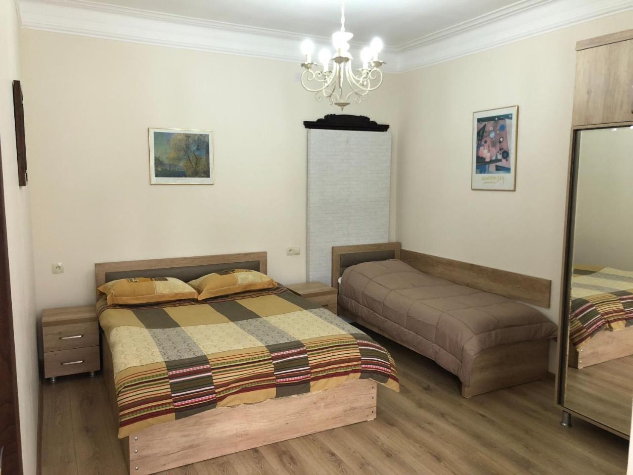 Temo Guest House 10 Батумі Екстер'єр фото