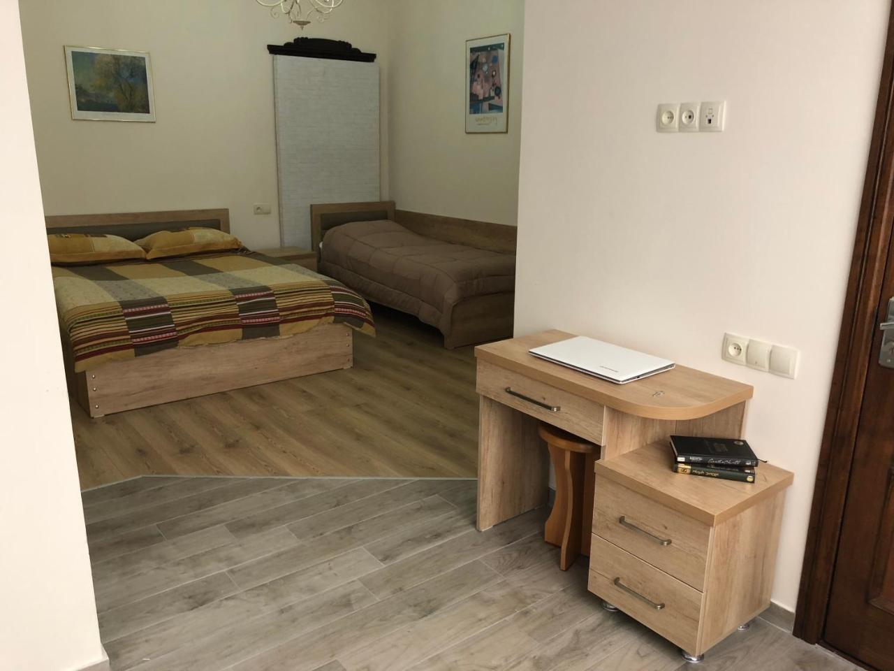 Temo Guest House 10 Батумі Екстер'єр фото