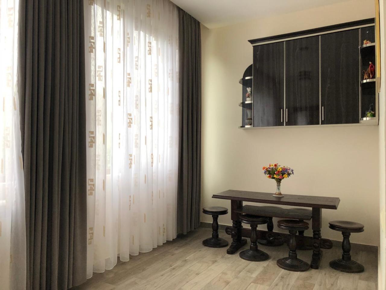 Temo Guest House 10 Батумі Екстер'єр фото