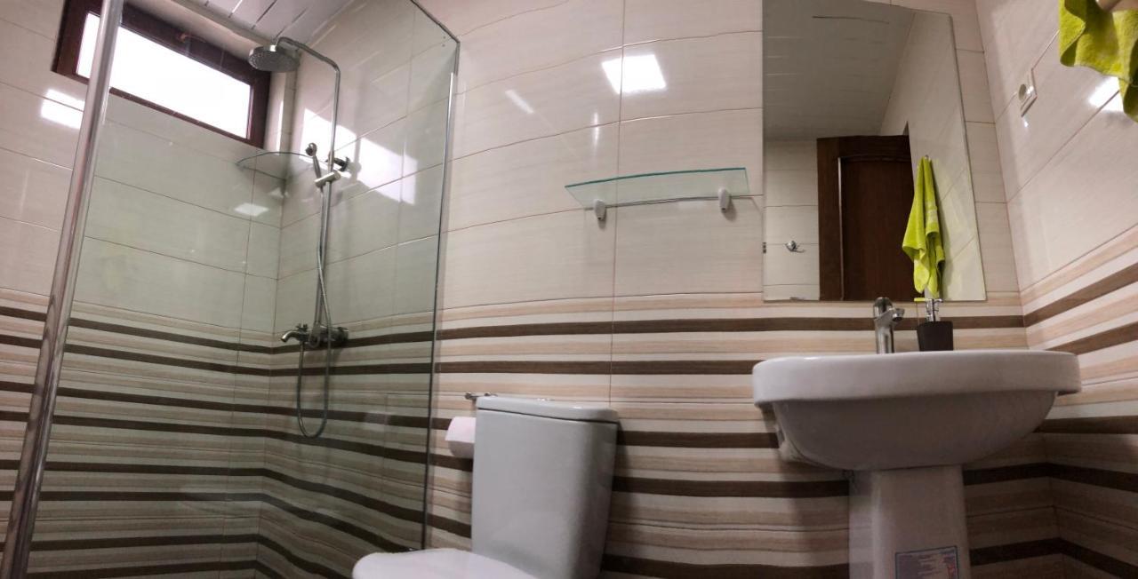 Temo Guest House 10 Батумі Екстер'єр фото