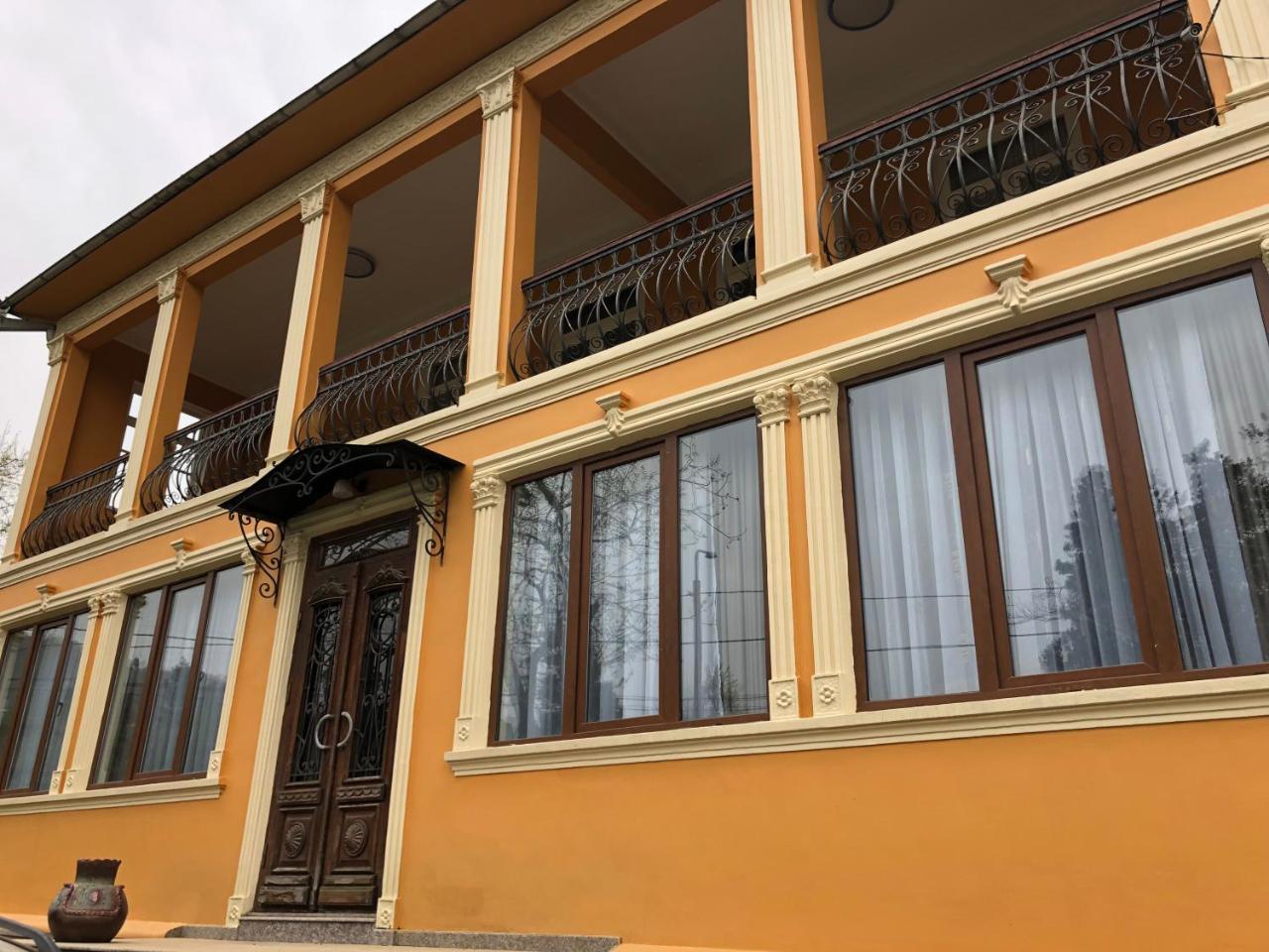 Temo Guest House 10 Батумі Екстер'єр фото